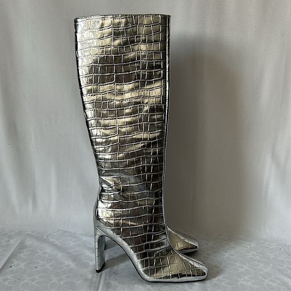 Zara NWT Silver Metallic Crocodile Print Knee High Heel Boots **Sz 36/US 6**🔥🔥 - Picture 3 of 8